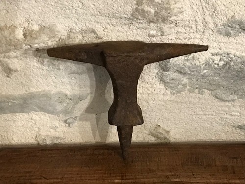 Ancienne petite enclume - ancienne, enclume,