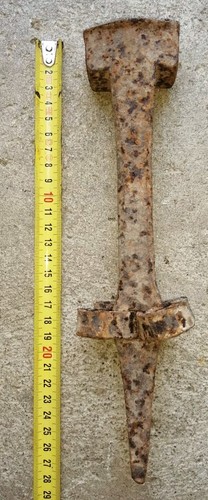 Ancienne enclume - f6-,