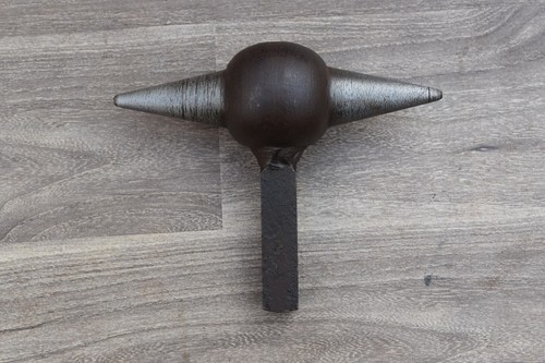 Ancien cône double corne